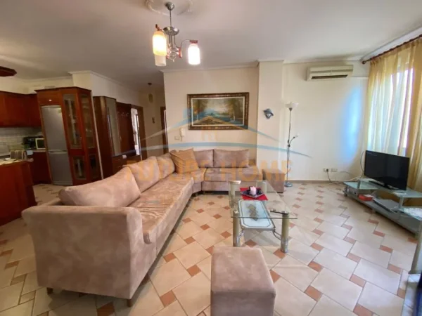 Tirane, shitet apartament 2+1+Post Parkimi Kati 5, 93 m² 280.000 € (Garda)