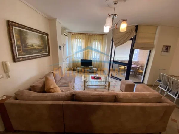 Tirane, shitet apartament 2+1+Post Parkimi Kati 5, 93 m² 280.000 € (Garda)