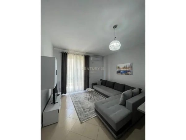 Tirane, jepet me qera apartament 2+1 Kati 4, 105 m² 450 € (FRESK)