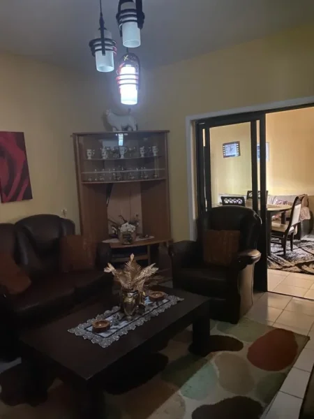 Tirane, jepet me qera Vile 3 Katshe , 510 m² 1.300 € (Fresku)