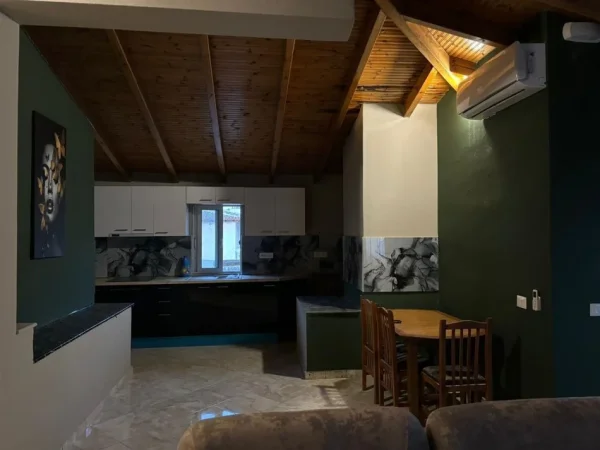Sarande, shitet apartament 3+1 Kati 7, 178 m² 250.000 € (Sarande)