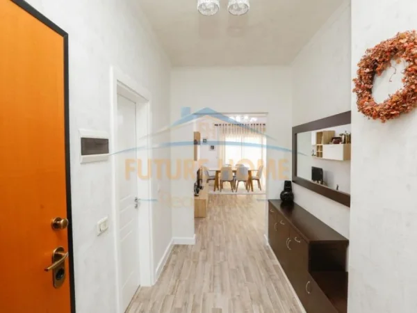 Tirane, shitet apartament 3+1+Ballkon Kati 16, 150 m² 450.000 € (Qender)