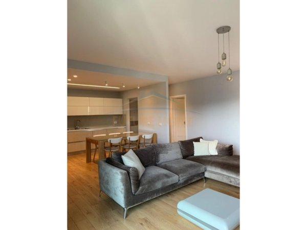 Shqiperi, jepet me qera apartament 2+1 Kati 13, 120 m² 2.000 € (Stadiumi Air Albania, Tiranë, Ambassador 3.)