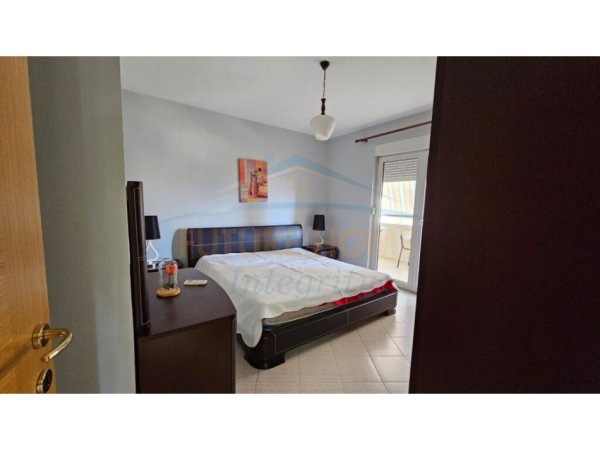 Tirane, jepet me qera apartament 2+1 Kati 8, 112 m² 850 € (Rruga e Elbasanit, afer Ambasades Amerikane)