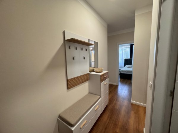 Tirane, jepet me qera apartament 2+1 Kati 5, 110 m² 730 € (Liqeni i Thate)