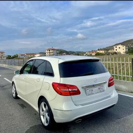 Kavaje, shes makine Mercedes benz b class 1.8 premium 2013 Nafte, e bardhë manuale Kondicioner 189.006 km 8.700 €