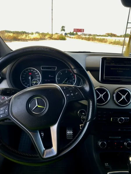 Kavaje, shes makine Mercedes benz b class 1.8 premium 2013 Nafte, e bardhë manuale Kondicioner 189.006 km 8.700 €