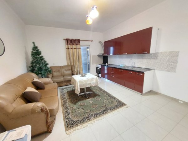 Durres, shitet Vile 5+1+Ballkon Kati 2, 600.000 € (Rruga e Nishtulles, Shkozet, Durres.)