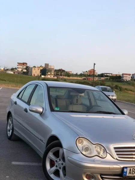 Tirane, shes makine C220 2005 Nafte, gri metalizato manuale Kondicioner
