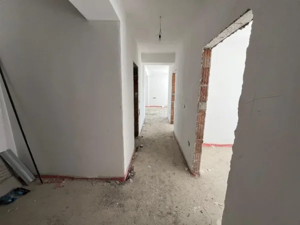 Tirane, shitet apartament 3+1 Kati 4, 155 m² 230.000 € (Kodra e Diellit)