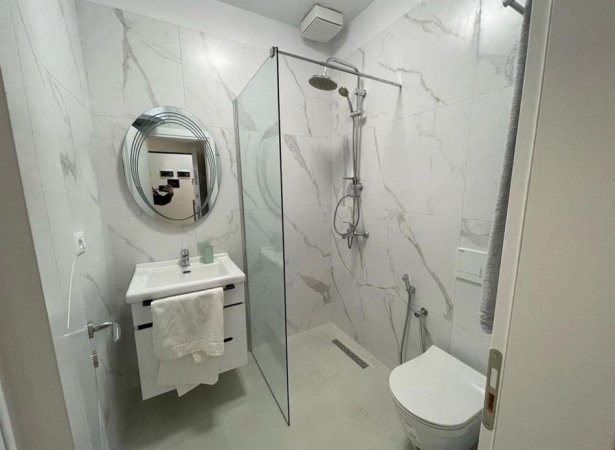 Tirane, jepet me qera garsonier 1+1 Kati 3, 40 m² 500 € (Qender)