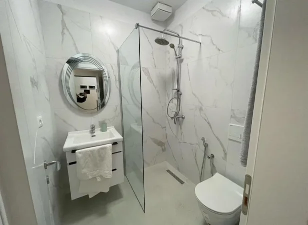 Tirane, jepet me qera garsonier 1+1 Kati 3, 40 m² 500 € (Qender)