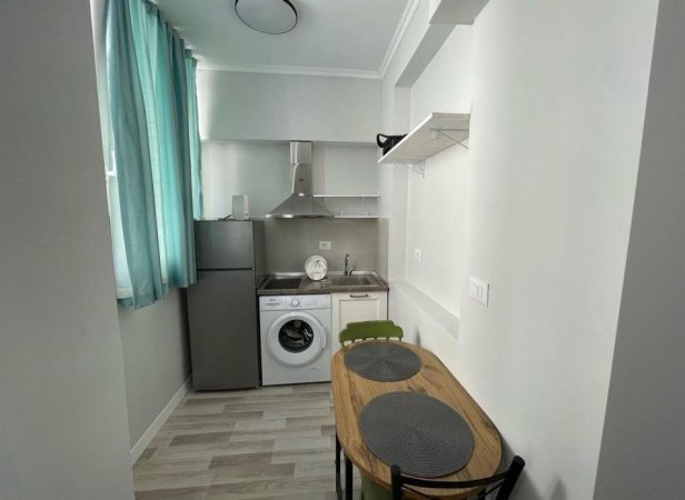 Tirane, jepet me qera garsonier 1+1 Kati 3, 40 m² 500 € (Qender)
