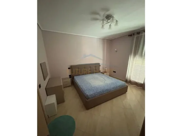 Tirane, jepet me qera apartament 3+1 Kati 2, 145 m² 500 € (Vilat Gjermane, Qytet Studenti,Tirane)