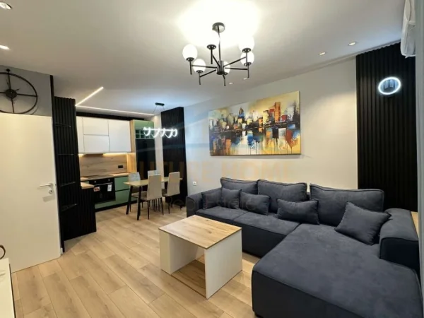 Tirane, shitet apartament 2+1+Ballkon Kati 5, 87 m² 142.000 € (Laprake)