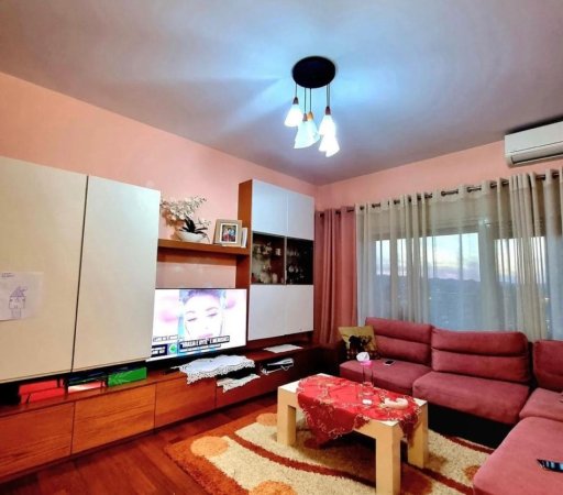 Tirane, jepet me qera apartament 2+1 Kati 5, 100 m² 500 € (Ish Fusha e Aviacionit)