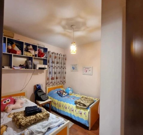Tirane, jepet me qera apartament 2+1 Kati 5, 100 m² 500 € (Ish Fusha e Aviacionit)