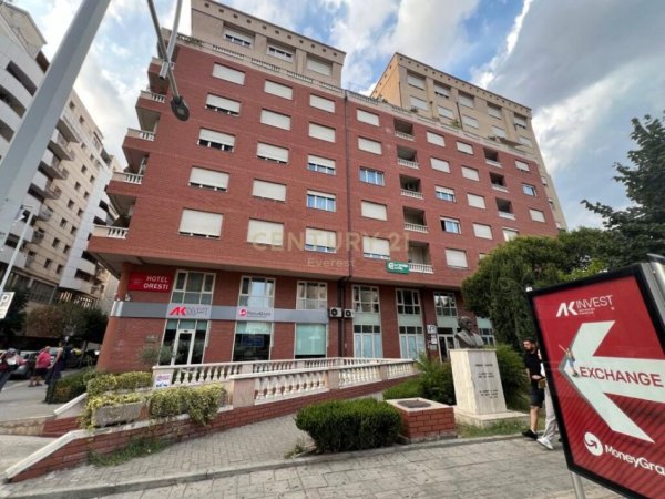 Tirane, jepet me qera apartament 2+1+Aneks+Ballkon Kati 4, 114 m² 1.500 € (Qender Tirana, Albania)