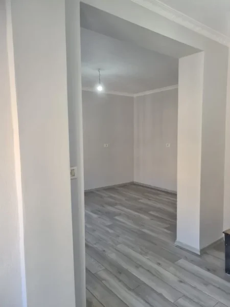Tirane, shitet apartament 1+1 Kati 3, 75 m² 128.000 € (21 dhjetori)