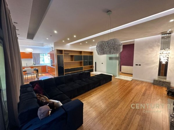 Tirane, jepet me qera apartament 3+1+Aneks+Ballkon Kati 2, 141 m² 1.500 € (LIQENI I THATE)