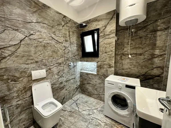 REZERVO PRONEN VETEM ME 500€! Vlore, shitet apartament 1+1+Ballkon , 125 m² 130.000 € (VLORE SKELE)