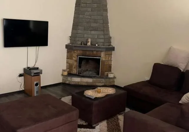 Tirane, jepet me qera apartament 3+1+Aneks+Ballkon Kati 3, 161 m² 600 € (BRRYLI)