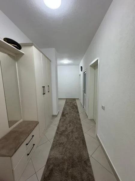 Tirane, jepet me qera apartament 2+1+Ballkon Kati 1, 89 m² 600 € (DON BOSKO)