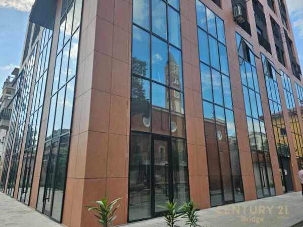 Tirane, jepet me qera ambjent biznesi Kati 0, 180 m² 3.000 € (&#039;RRUGA E KAVAJES&#039;)