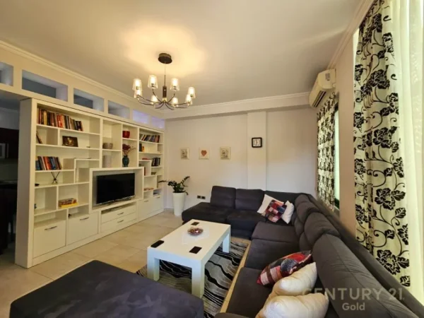 Tirane, shes apartament 2+1+Aneks+Ballkon Kati 2, 103 m² 169.000 € (KRISTAL CENTER)
