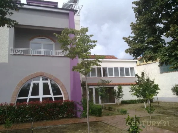 Tirane, shes ambjent biznesi Kati 4, 2.600 m² 750.000 € (AUTOSTRADA TIRANE-DURRES)