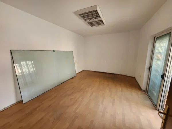 Tirane, shes apartament 1+1+Aneks+Ballkon Kati 2, 95 m² 285.000 € (Ish Bllok)