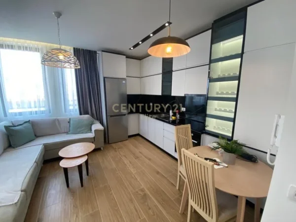 Tirane, jepet me qera apartament 1+1+Aneks+Ballkon Kati 7, 60 m² 800 € (Barrikadave)