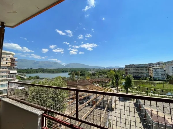 Tirane, jepet me qera apartament 2+1+Aneks+Ballkon Kati 4, 105 m² 850 € (KOPSHTI ZOOLOGJIK)