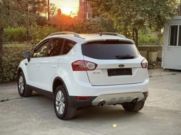 Tirane, shes makine FORD KUGA Nafte, e bardhë manuale Klima 203.820 km 6.900 €