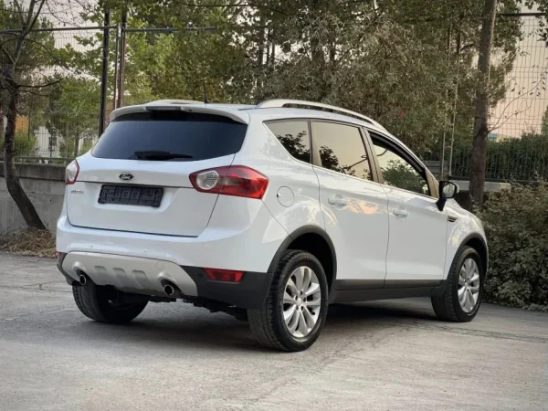 Tirane, shes makine FORD KUGA Nafte, e bardhë manuale Klima 203.820 km 6.900 €
