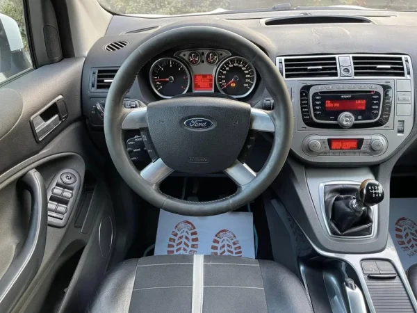Tirane, shes makine FORD KUGA Nafte, e bardhë manuale Klima 203.820 km 6.900 €