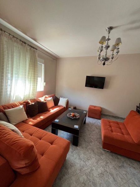 Vlore, jepet me qera apartament 1+1 Kati 4, 64 m² 300 € 