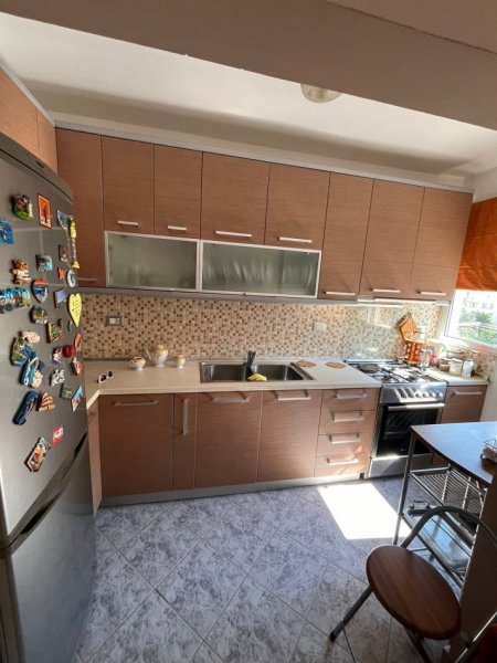 Vlore, jepet me qera apartament 1+1 Kati 4, 64 m² 300 € 