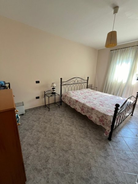 Vlore, jepet me qera apartament 1+1 Kati 4, 64 m² 300 € 