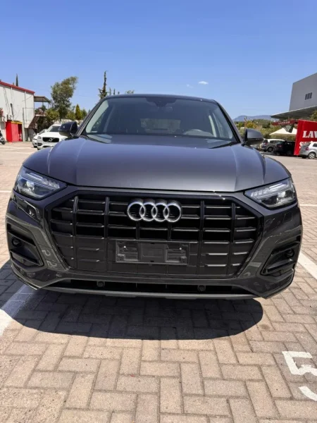 Tirane, shes SUV | Fuoristrad | Xhip Audi Nafte, gri e erret automatik Klima 8.900 km 59.000 €