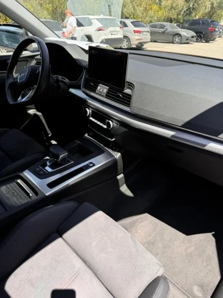 Tirane, shes SUV | Fuoristrad | Xhip Audi Nafte, gri e erret automatik Klima 8.900 km 59.000 €