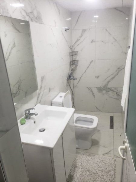 Tirane, jepet me qera shtepi 1+1 Kati 0, 45 m² 400 € (Rruga e Kavajes, 21Dhjetori)