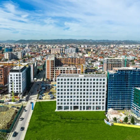 Tirane, shes dyqan Kati 0,