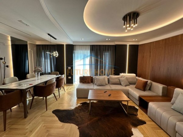 Tirane, jepet me qera apartament 2+1+Ballkon Kati 4, 107 m² 1.500 € (Kopshti Zoologjik)