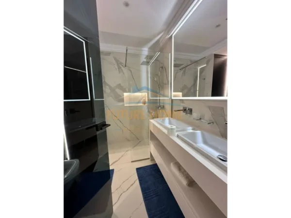 Tirane, jepet me qera apartament 2+1+Ballkon Kati 4, 107 m² 1.500 € (Kopshti Zoologjik)