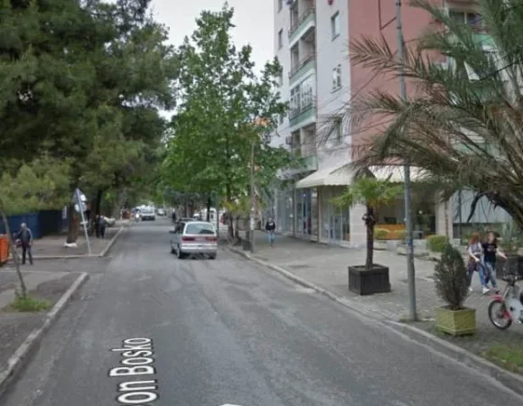 Tirane, jepet me qera ambjent biznesi Kati 0, 48 m² 480€ (DonBosko)
