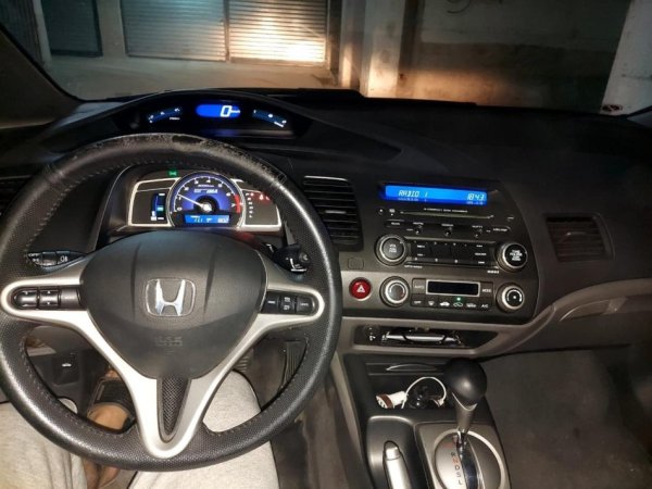 Tirane, shitet makine Honda Civic Benzin+Gaz, e bardhë automatik Kondicioner 3.500 €