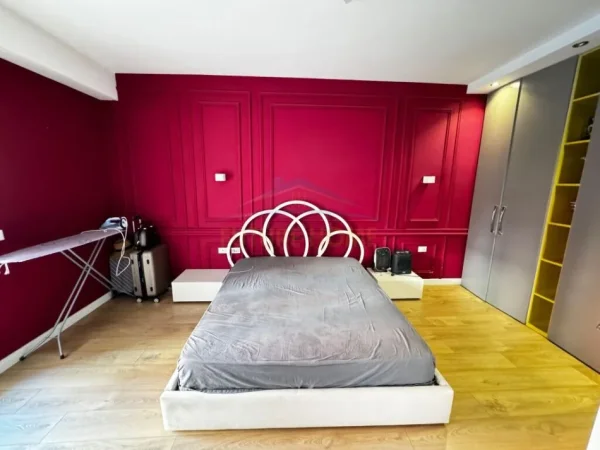 Tirane, shitet apartament 1+1+Ballkon Kati 1, 75 m² 230.000 € (Rruga e Kavajes)
