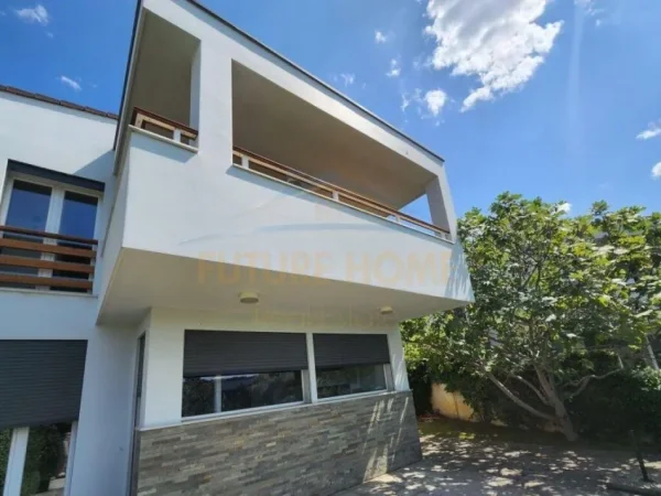 Tirane, shitet Vile 3+1+Ballkon Kati 1, 196 m² 650.000 € (Long Hill)