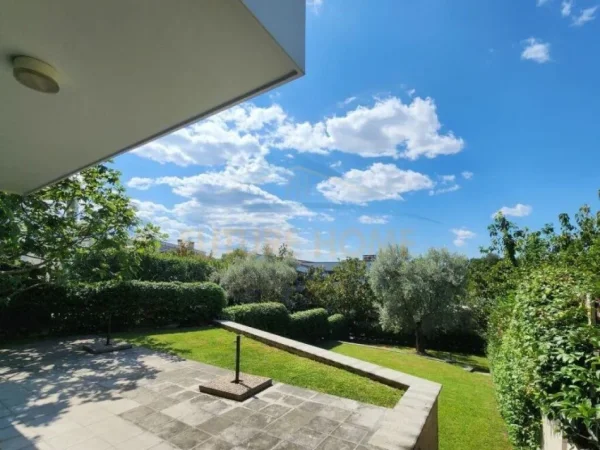 Tirane, shitet Vile 3+1+Ballkon Kati 1, 196 m² 650.000 € (Long Hill)